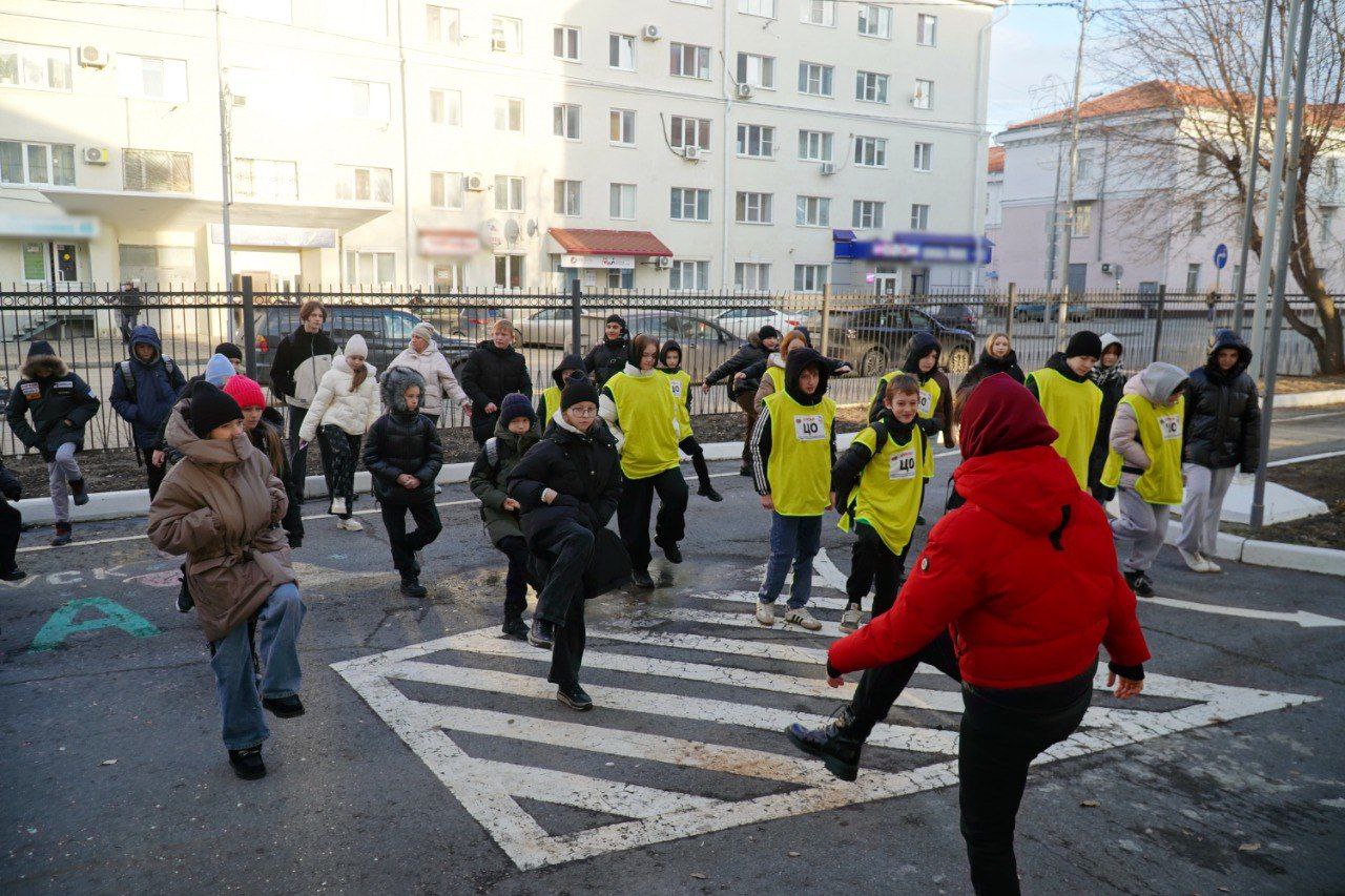 Зауральские полицейские и спортсмены рассказали школьникам о вреде наркотиков и пользе здорового образа жизни Зауральские полицейские и спортсмены рассказали школьникам о вреде наркотиков и пользе здорового образа жизни