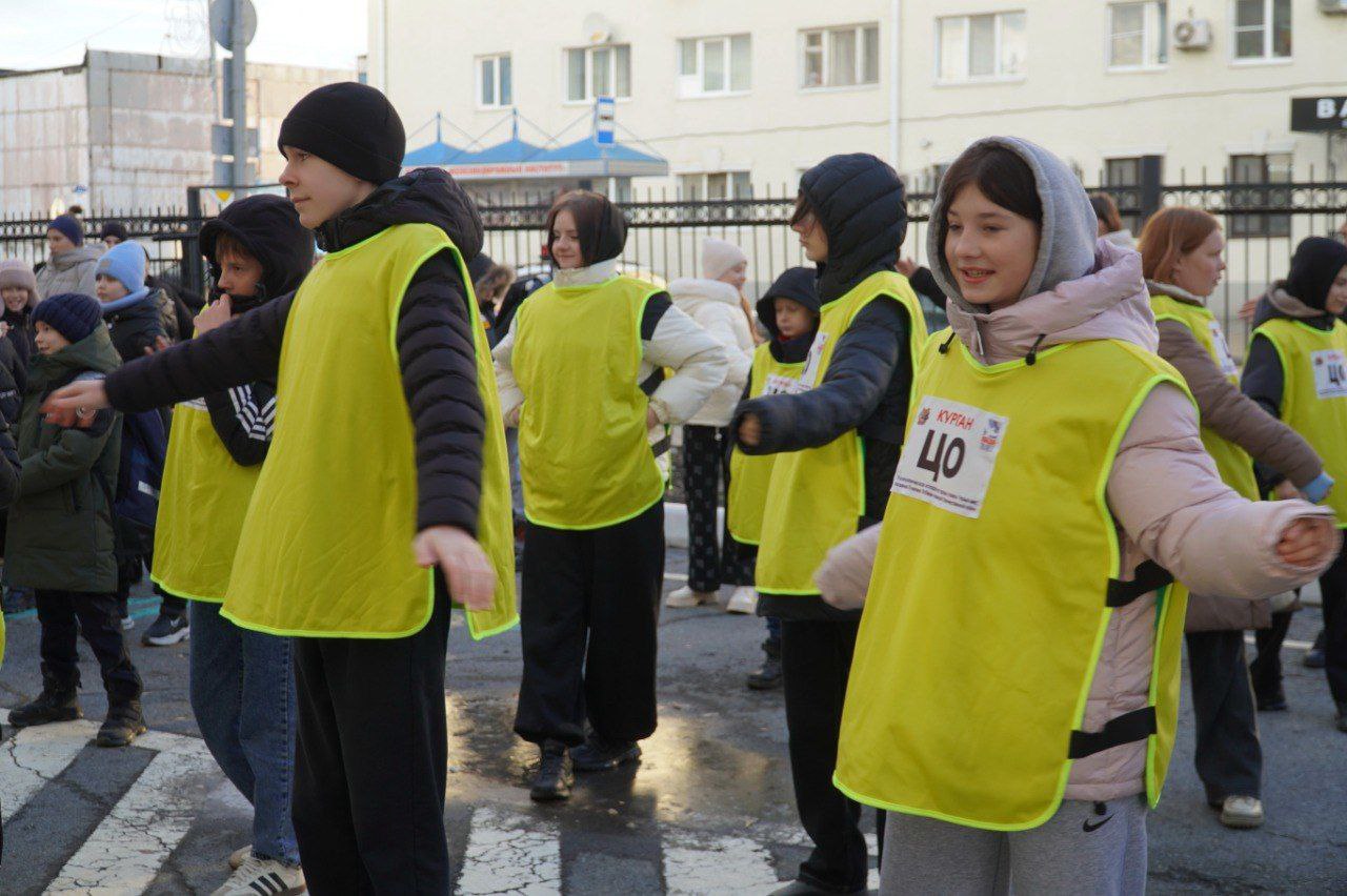 Зауральские полицейские и спортсмены рассказали школьникам о вреде наркотиков и пользе здорового образа жизни Зауральские полицейские и спортсмены рассказали школьникам о вреде наркотиков и пользе здорового образа жизни