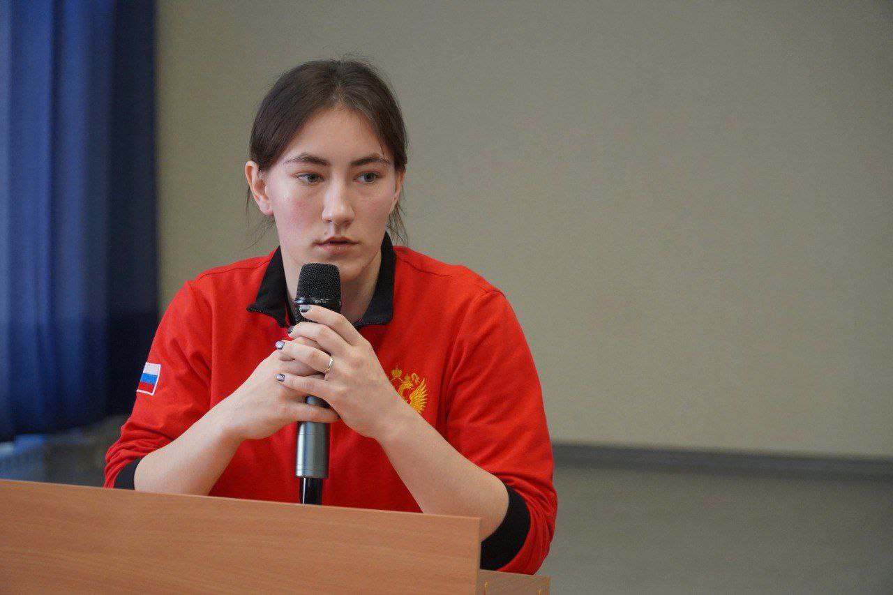 Зауральские полицейские и спортсмены рассказали школьникам о вреде наркотиков и пользе здорового образа жизни Зауральские полицейские и спортсмены рассказали школьникам о вреде наркотиков и пользе здорового образа жизни