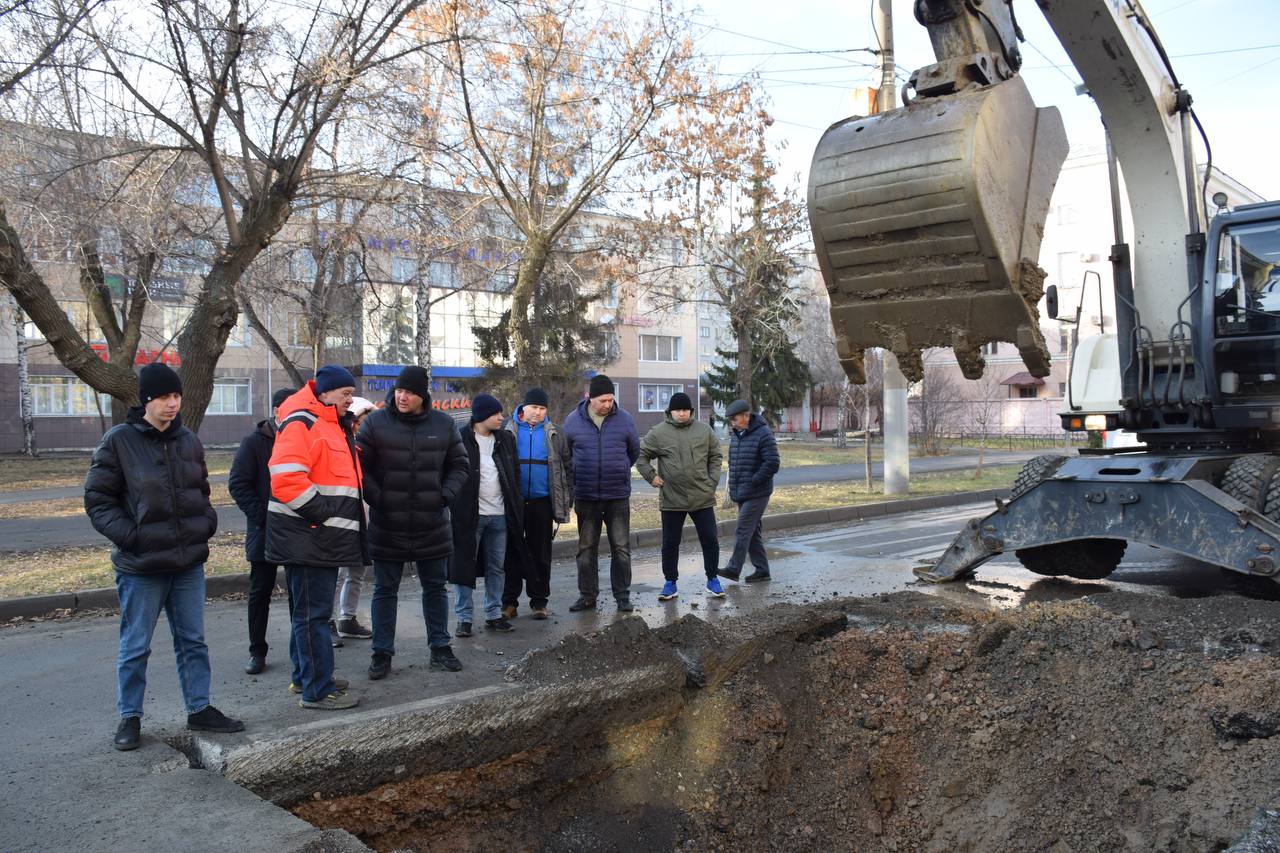 Антон Науменко: Побывали на Пролетарской, где на участке от Куйбышева до Советской в рамках реконструкции продолжается благоустройство Антон Науменко: Побывали на Пролетарской, где на участке от Куйбышева до Советской в рамках реконструкции продолжается благоустройство