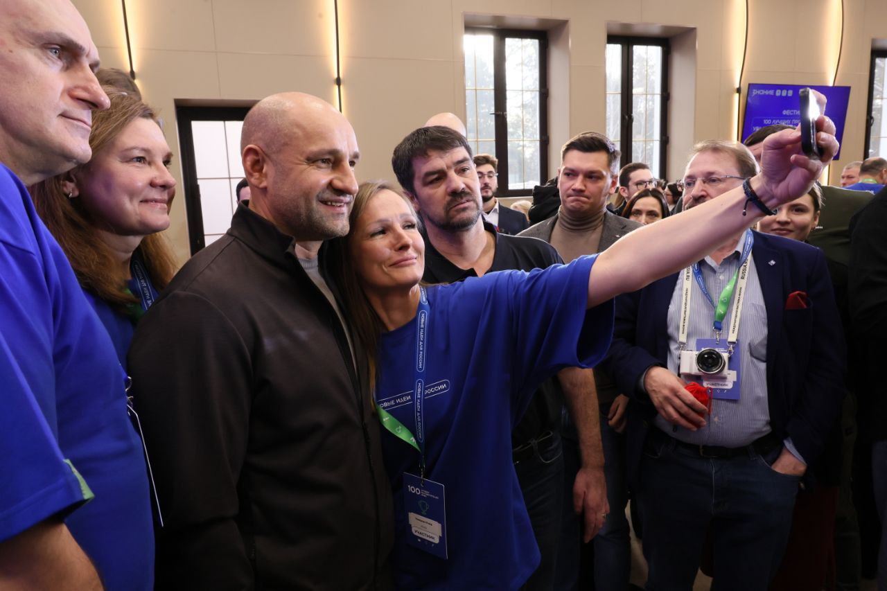 Артём Жога: Вместе с губернатором Челябинской области Алексеем Текслером встретились со 100 лучшими просветителями Уральского федерального округа Артём Жога: Вместе с губернатором Челябинской области Алексеем Текслером встретились со 100 лучшими просветителями Уральского федерального округа