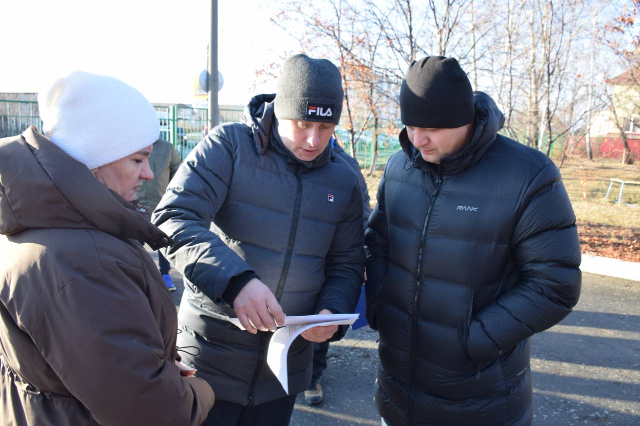 Антон Науменко: Заехали с коллегами также в 23-ю школу на Увале Антон Науменко: Заехали с коллегами также в 23-ю школу на Увале