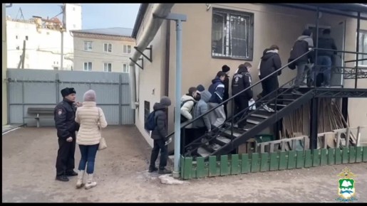 Шадринские полицейские в рамках операции «Чистое поколение – 2025» провели экскурсию в исправительный центр для студентов Шадринского политехнического колледжа