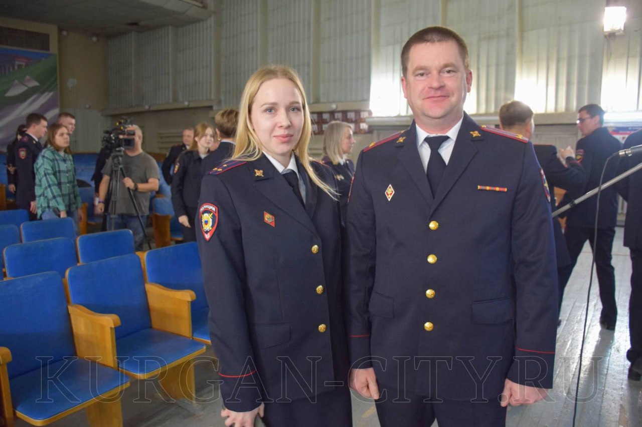 В Кургане сегодня, 17 ноября, прошло торжественное мероприятие, посвященное дню образования службы участковых уполномоченных полиции в системе МВД В Кургане сегодня, 17 ноября, прошло торжественное мероприятие, посвященное дню образования службы участковых уполномоченных полиции в системе МВД
