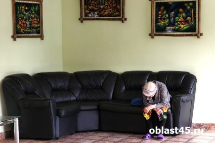 В Кургане соседка открыла глаза женщине на проделки аферистов