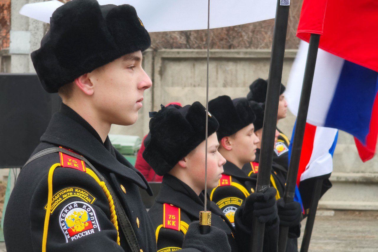 В Кургане сегодня, 19 ноября, на базе городского военного комиссариата состоялась очередная торжественная отправка призывников на службу в Вооруженные Силы РФ. В мероприятии приняли участие представители военного... В Кургане сегодня, 19 ноября, на базе городского военного комиссариата состоялась очередная торжественная отправка призывников на службу в Вооруженные Силы РФ. В мероприятии приняли участие представители военного...