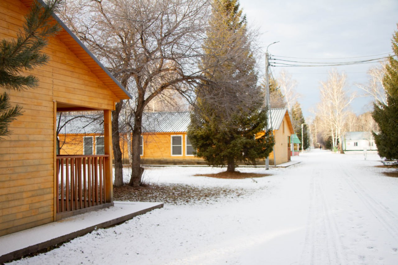Антон Науменко: Также побывали в загородном лагере им. Коли Мяготина, который был восстановлен при поддержке правительства Курганской области и начал работу после длительного перерыва в 2023 году