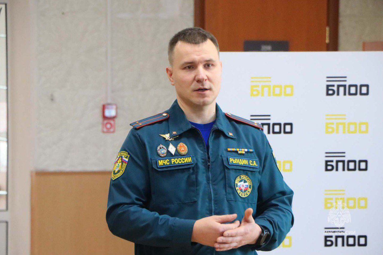 Зауральские сотрудники МЧС России рассказали будущим педагогам как оказать первую помощь пострадавшим при ДТП