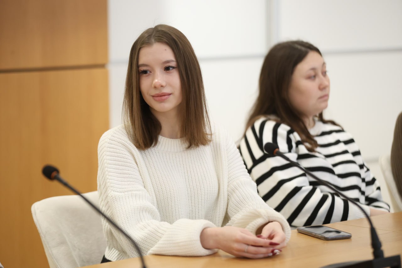 Заместители губернатора Курганской области Иван Ситников и Сергей Гаврин встретились со специалистами-стажерами и выпускниками Курганского государственного университета, Курганского филиала РАНХиГС, Курганского... Заместители губернатора Курганской области Иван Ситников и Сергей Гаврин встретились со специалистами-стажерами и выпускниками Курганского государственного университета, Курганского филиала РАНХиГС, Курганского...