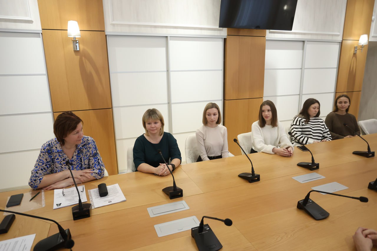 Заместители губернатора Курганской области Иван Ситников и Сергей Гаврин встретились со специалистами-стажерами и выпускниками Курганского государственного университета, Курганского филиала РАНХиГС, Курганского... Заместители губернатора Курганской области Иван Ситников и Сергей Гаврин встретились со специалистами-стажерами и выпускниками Курганского государственного университета, Курганского филиала РАНХиГС, Курганского...