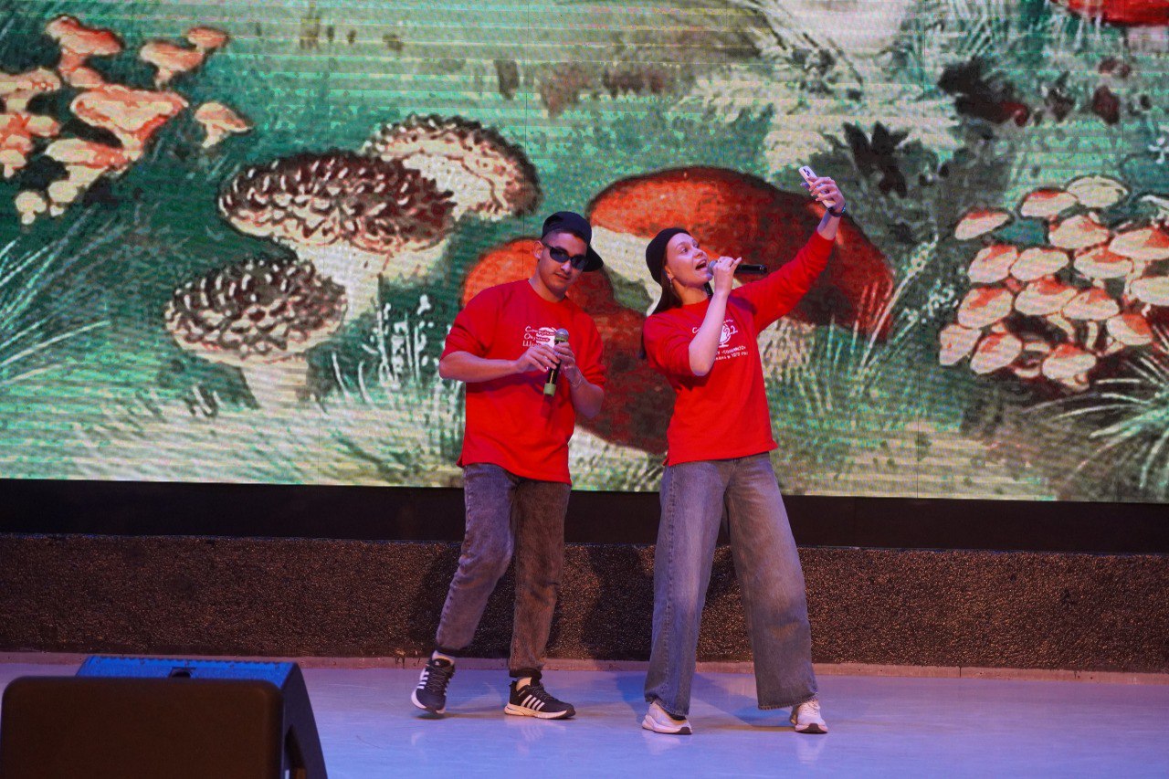 Открытый фестиваль КВН на Кубок Главы города прошёл в Центре культуры и досуга «Современник» Открытый фестиваль КВН на Кубок Главы города прошёл в Центре культуры и досуга «Современник»