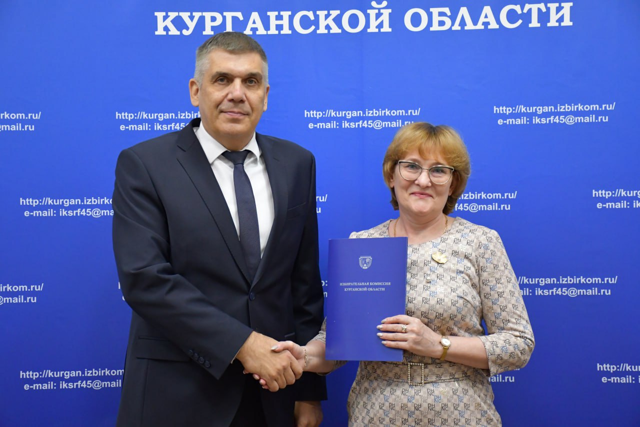 Члены Восточной и Западной ТИК города Кургана, а также УИК областного центра удостоились ведомственных наград за проведение выборов на высоком организационном уровне Члены Восточной и Западной ТИК города Кургана, а также УИК областного центра удостоились ведомственных наград за проведение выборов на высоком организационном уровне