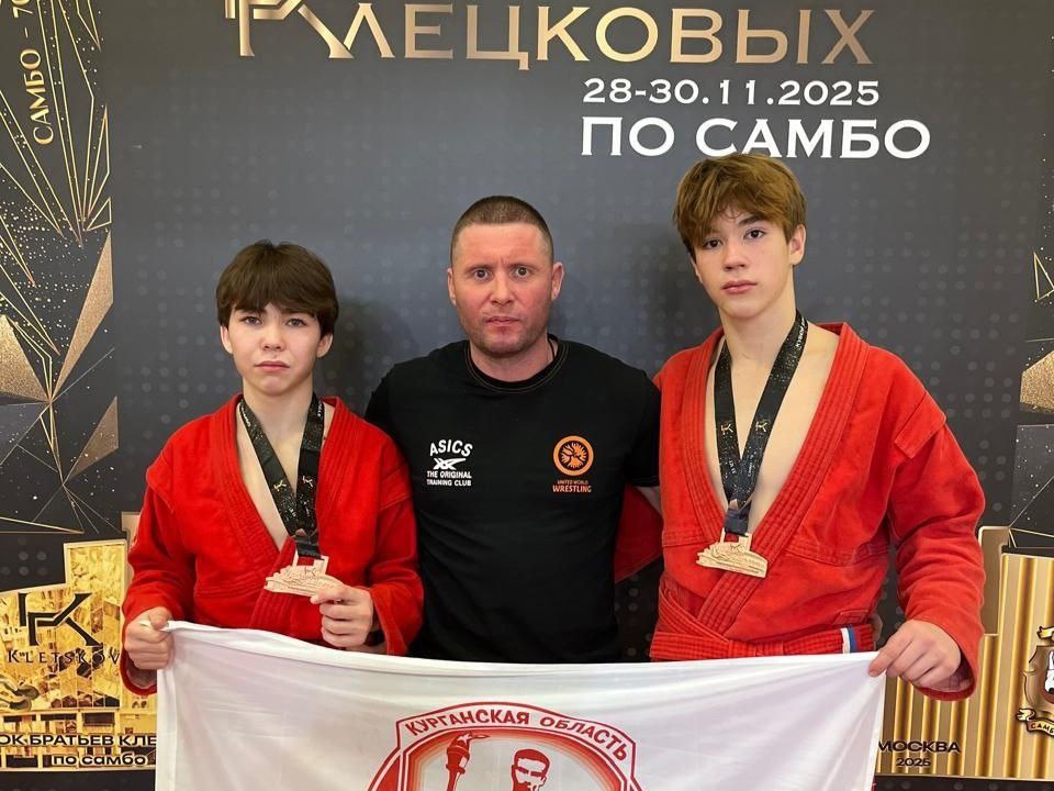 Самбисты из Кургана блеснули на пьедестале всероссийских соревнований