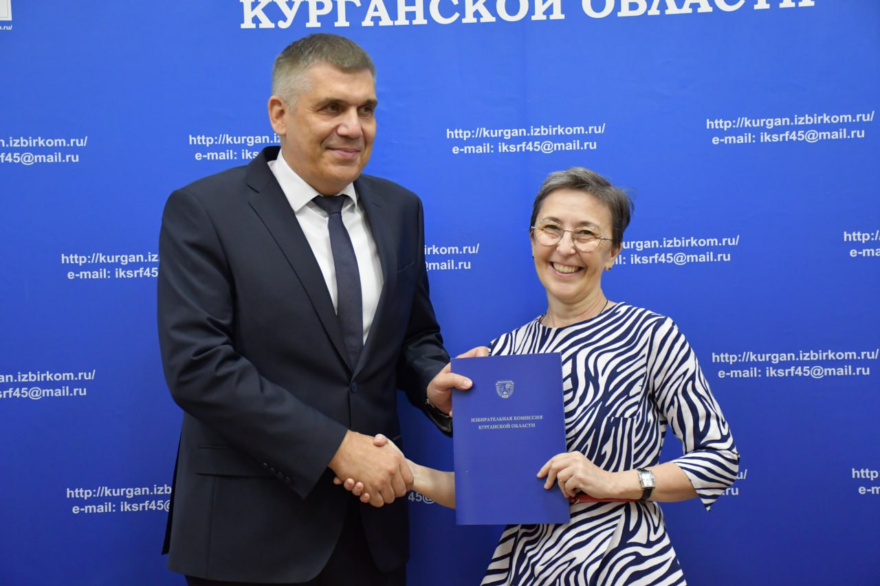 Члены Восточной и Западной ТИК города Кургана, а также УИК областного центра удостоились ведомственных наград за проведение выборов на высоком организационном уровне Члены Восточной и Западной ТИК города Кургана, а также УИК областного центра удостоились ведомственных наград за проведение выборов на высоком организационном уровне