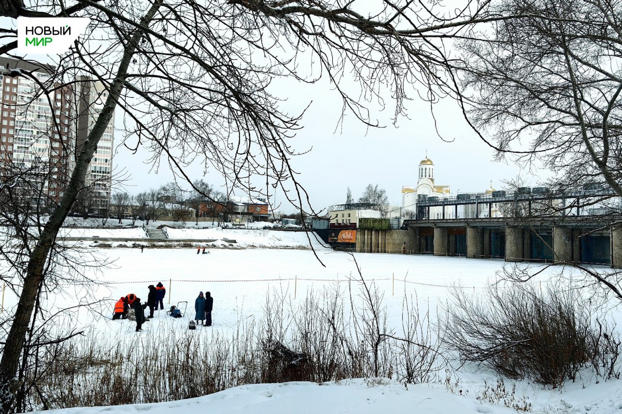Пожарные спасли мужчину из Шадринска, провалившегося под лёд
