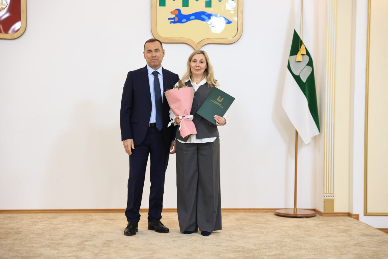 Сегодня, 4 декабря, губернатор Вадим Шумков поздравил членов избирательных комиссий с 30-летием избирательной системы Курганской области и вручил награды Сегодня, 4 декабря, губернатор Вадим Шумков поздравил членов избирательных комиссий с 30-летием избирательной системы Курганской области и вручил награды