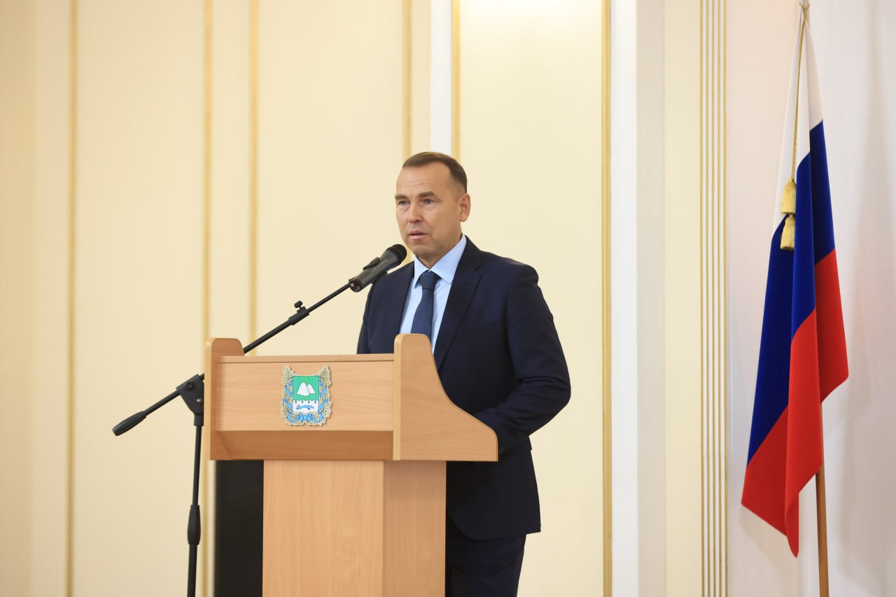 Сегодня, 4 декабря, губернатор Вадим Шумков поздравил членов избирательных комиссий с 30-летием избирательной системы Курганской области и вручил награды Сегодня, 4 декабря, губернатор Вадим Шумков поздравил членов избирательных комиссий с 30-летием избирательной системы Курганской области и вручил награды
