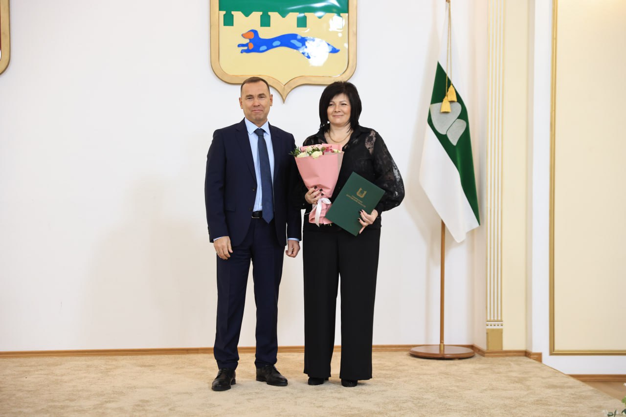 Сегодня, 4 декабря, губернатор Вадим Шумков поздравил членов избирательных комиссий с 30-летием избирательной системы Курганской области и вручил награды Сегодня, 4 декабря, губернатор Вадим Шумков поздравил членов избирательных комиссий с 30-летием избирательной системы Курганской области и вручил награды