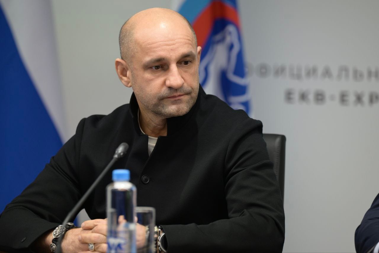 Вице-губернатор – руководитель аппарата губернатора Курганской области Андрей Алексеев принял участие в заседании Уральского межрегионального координационного совета партии «Единая Россия», который прошёл в Екатеринбурге 5... Вице-губернатор – руководитель аппарата губернатора Курганской области Андрей Алексеев принял участие в заседании Уральского межрегионального координационного совета партии «Единая Россия», который прошёл в Екатеринбурге 5...