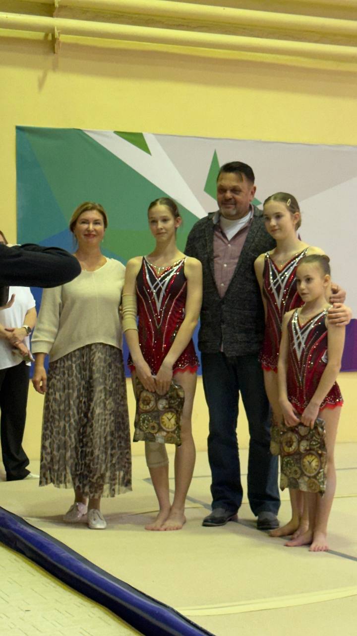 Смешанная пара ДЮСШ № 1 им.А.А.Семенова в возрастной категории 12-18 лет по программе мастеров спорта в многоборье Виталий Аверьянов и Мария Тельманова стали победителями Всероссийских соревнований в Омске на призы... Смешанная пара ДЮСШ № 1 им.А.А.Семенова в возрастной категории 12-18 лет по программе мастеров спорта в многоборье Виталий Аверьянов и Мария Тельманова стали победителями Всероссийских соревнований в Омске на призы...