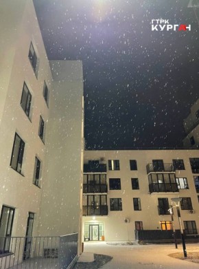 В Кургане пошел снег. Судя по вашим реакциям на постах, вы его очень ждали