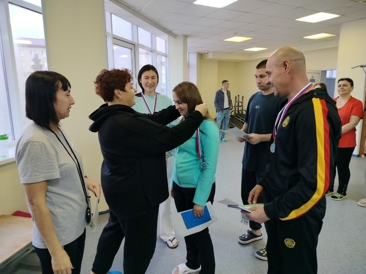 «Спорт – норма жизни». В минувшие выходные прошли соревнования «Эстафета ГТО» среди муниципальных служащих города Кургана, посвященные 80-летию Победы в Великой Отечественной войне «Спорт – норма жизни». В минувшие выходные прошли соревнования «Эстафета ГТО» среди муниципальных служащих города Кургана, посвященные 80-летию Победы в Великой Отечественной войне