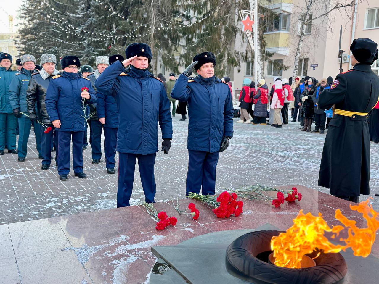 Сотрудники регионального следственного управления почтили память защитников нашей страны Сотрудники регионального следственного управления почтили память защитников нашей страны