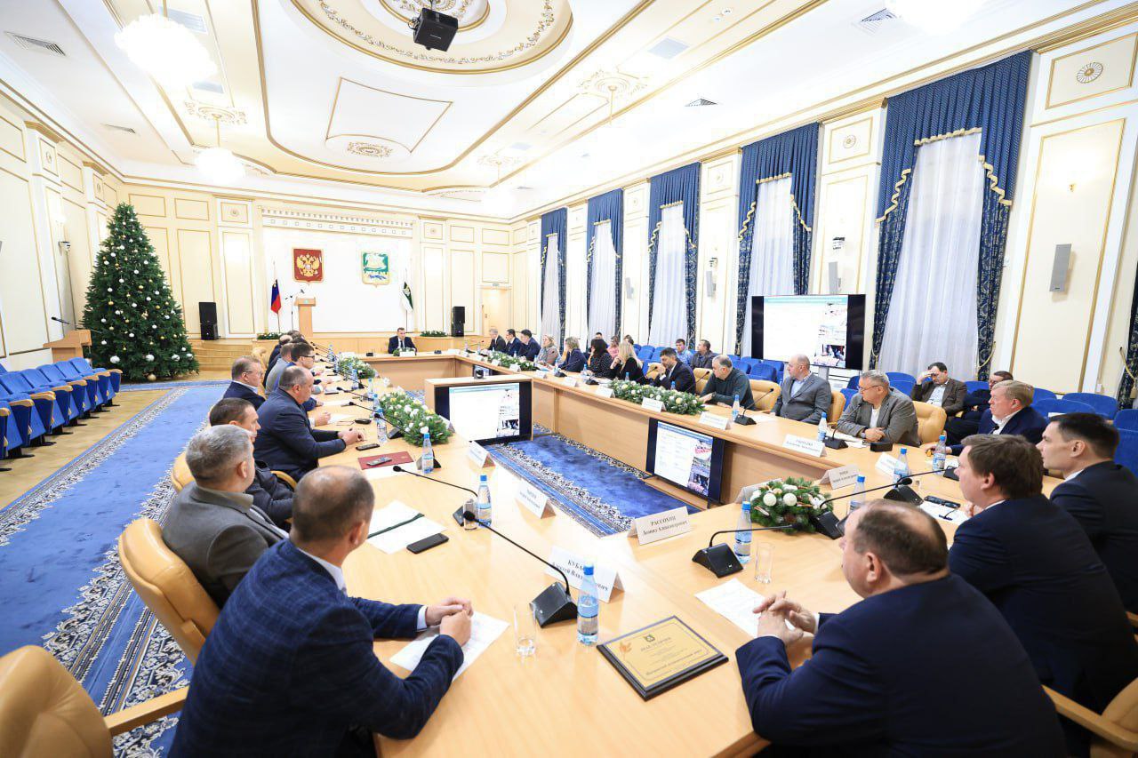 Сегодня, 9 декабря, губернатор Вадим Шумков вручил награды работникам и предприятиям агропромышленного комплекса Курганской области Сегодня, 9 декабря, губернатор Вадим Шумков вручил награды работникам и предприятиям агропромышленного комплекса Курганской области