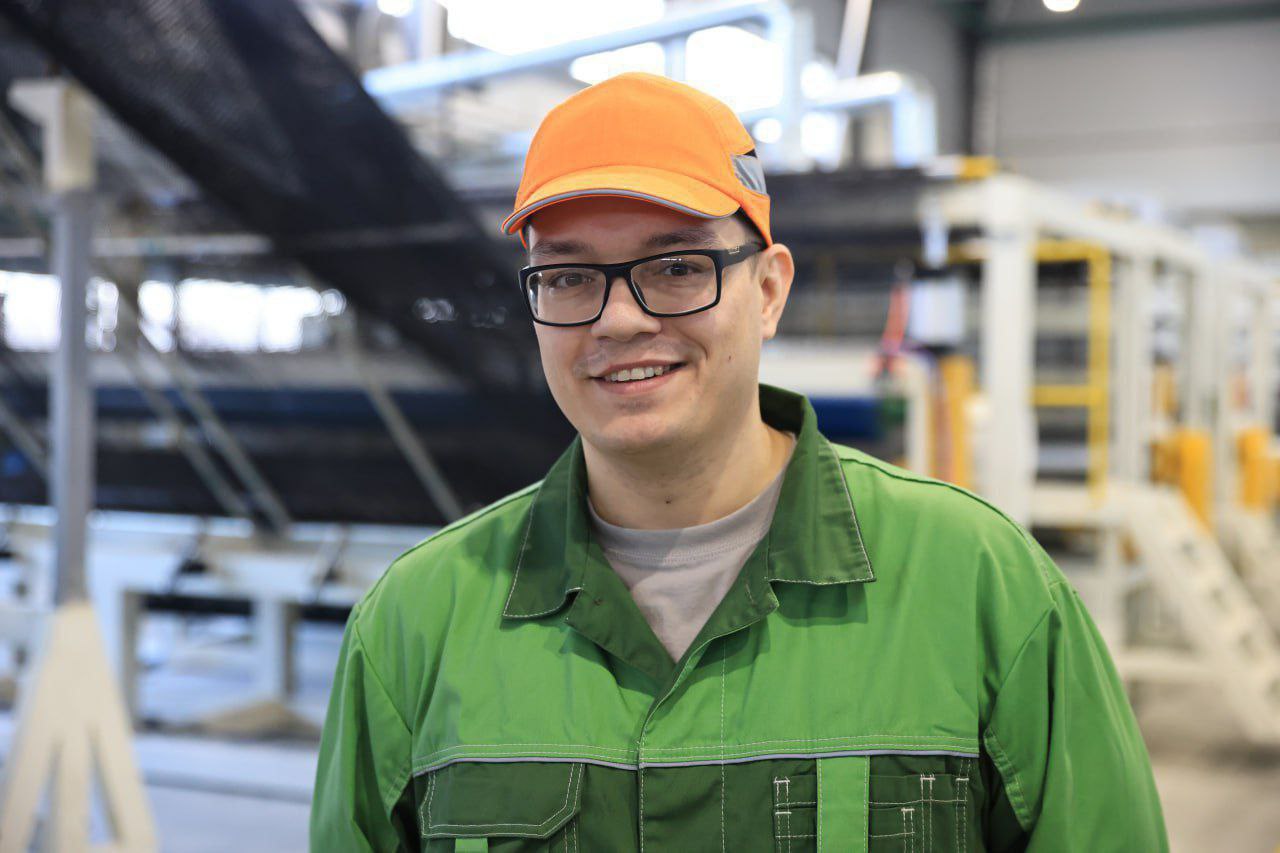 Губернатор Вадим Шумков сегодня, 9 декабря, вместе с генеральным директором ООО «Компания Бентонит» Александром Ветюговым открыл новый завод по производству геомембран и дренажных матов компании ООО «БентИзол» в Кетовском... Губернатор Вадим Шумков сегодня, 9 декабря, вместе с генеральным директором ООО «Компания Бентонит» Александром Ветюговым открыл новый завод по производству геомембран и дренажных матов компании ООО «БентИзол» в Кетовском...