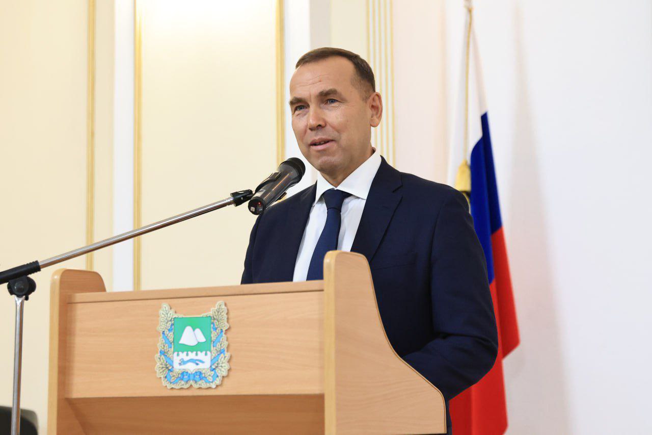 Сегодня, 9 декабря, губернатор Вадим Шумков вручил награды работникам и предприятиям агропромышленного комплекса Курганской области