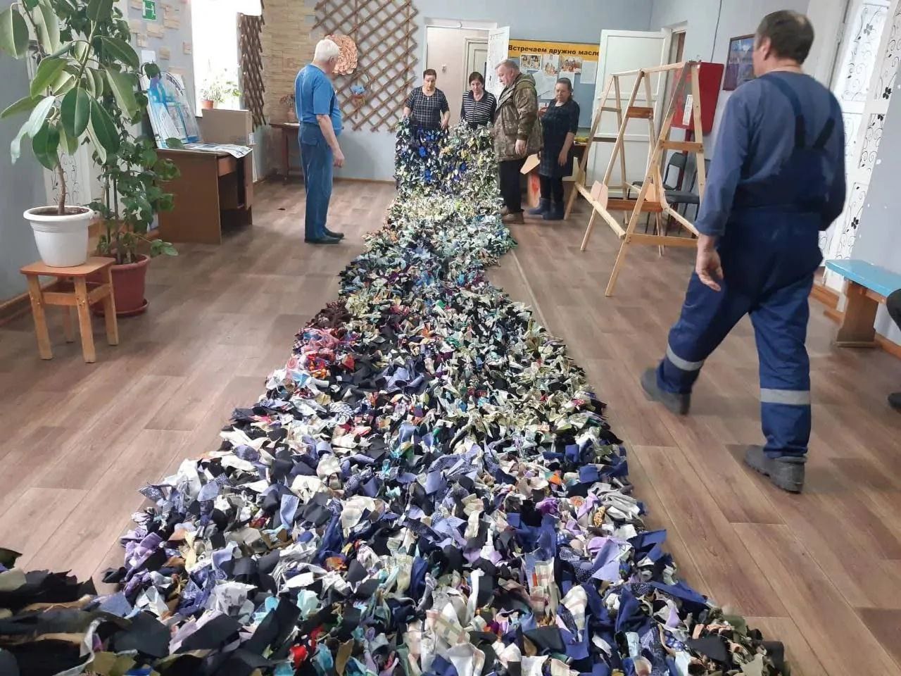 Губернатор Вадим Шумков рассказал ответеранах поселка Новый Мир Юргамышского округа, которые помогают фронту и поблагодарил их за поддержку наших бойцов: Губернатор Вадим Шумков рассказал ответеранах поселка Новый Мир Юргамышского округа, которые помогают фронту и поблагодарил их за поддержку наших бойцов: