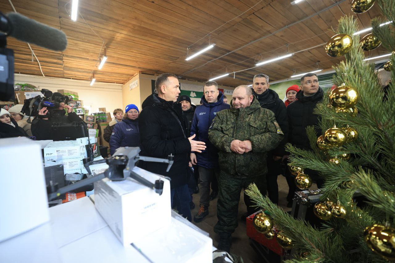 Губернатор Вадим Шумков поблагодарил всех, кто принял участие в формировании и отправке самого большого гуманитарного груза в зону СВО из Курганской области с начала спецоперации Губернатор Вадим Шумков поблагодарил всех, кто принял участие в формировании и отправке самого большого гуманитарного груза в зону СВО из Курганской области с начала спецоперации