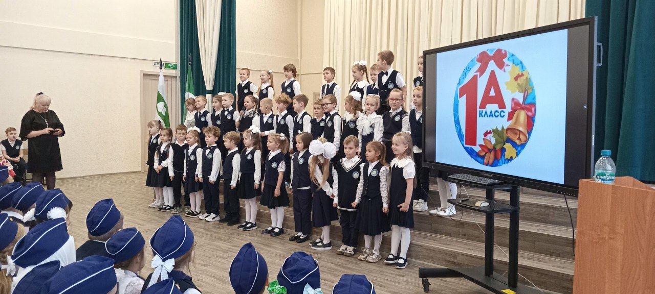 В обновленных зданиях школ и гимназий у школьников больше возможностей повышать свой уровень знаний и покорять новые вершины В обновленных зданиях школ и гимназий у школьников больше возможностей повышать свой уровень знаний и покорять новые вершины