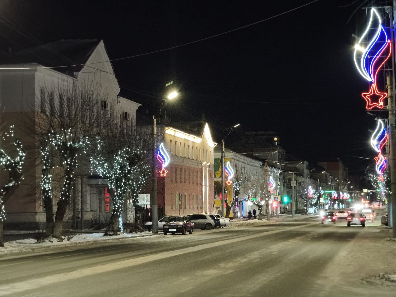 Антон Науменко: Вместе с коллегами из правительства Курганской области проехали по основным магистралям Кургана, посмотрели, как бизнес, социальная сфера украшаются к празднику Антон Науменко: Вместе с коллегами из правительства Курганской области проехали по основным магистралям Кургана, посмотрели, как бизнес, социальная сфера украшаются к празднику