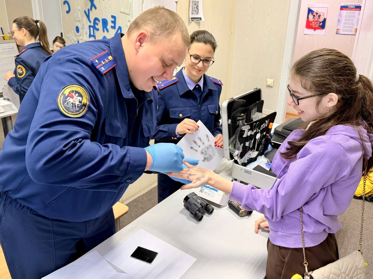 Для сотрудников Следственного комитета России защита прав и интересов детей – не только профессиональный долг, но и личная ответственность. На протяжении многих лет офицеры следственного управления СК России по Курганской... Для сотрудников Следственного комитета России защита прав и интересов детей – не только профессиональный долг, но и личная ответственность. На протяжении многих лет офицеры следственного управления СК России по Курганской...