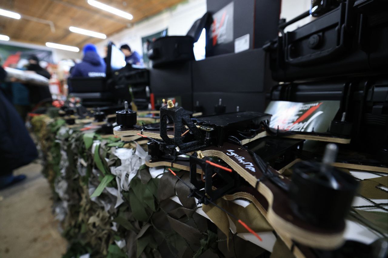 Губернатор Вадим Шумков поблагодарил всех, кто принял участие в формировании и отправке самого большого гуманитарного груза в зону СВО из Курганской области с начала спецоперации Губернатор Вадим Шумков поблагодарил всех, кто принял участие в формировании и отправке самого большого гуманитарного груза в зону СВО из Курганской области с начала спецоперации