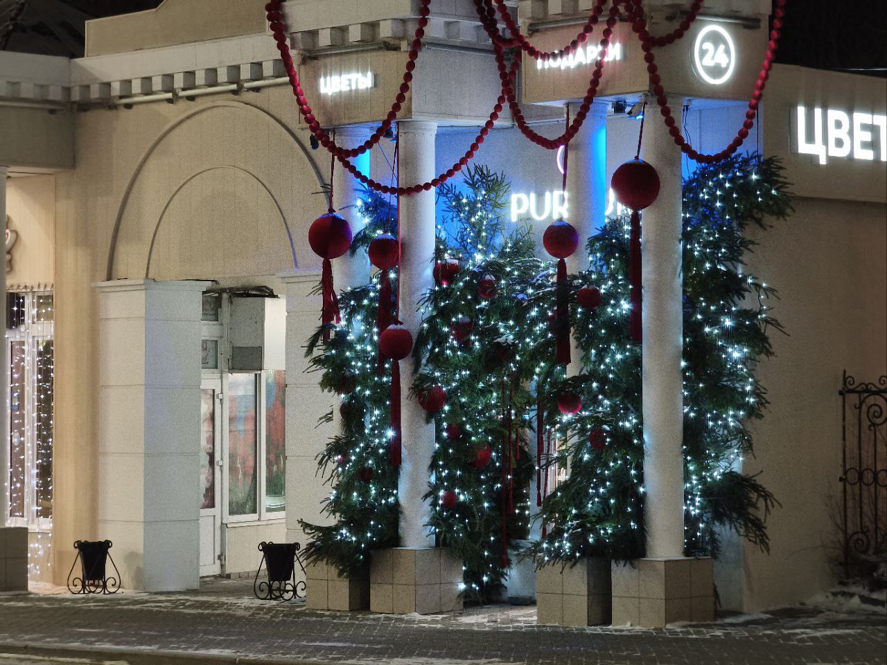 Антон Науменко: Вместе с коллегами из правительства Курганской области проехали по основным магистралям Кургана, посмотрели, как бизнес, социальная сфера украшаются к празднику Антон Науменко: Вместе с коллегами из правительства Курганской области проехали по основным магистралям Кургана, посмотрели, как бизнес, социальная сфера украшаются к празднику