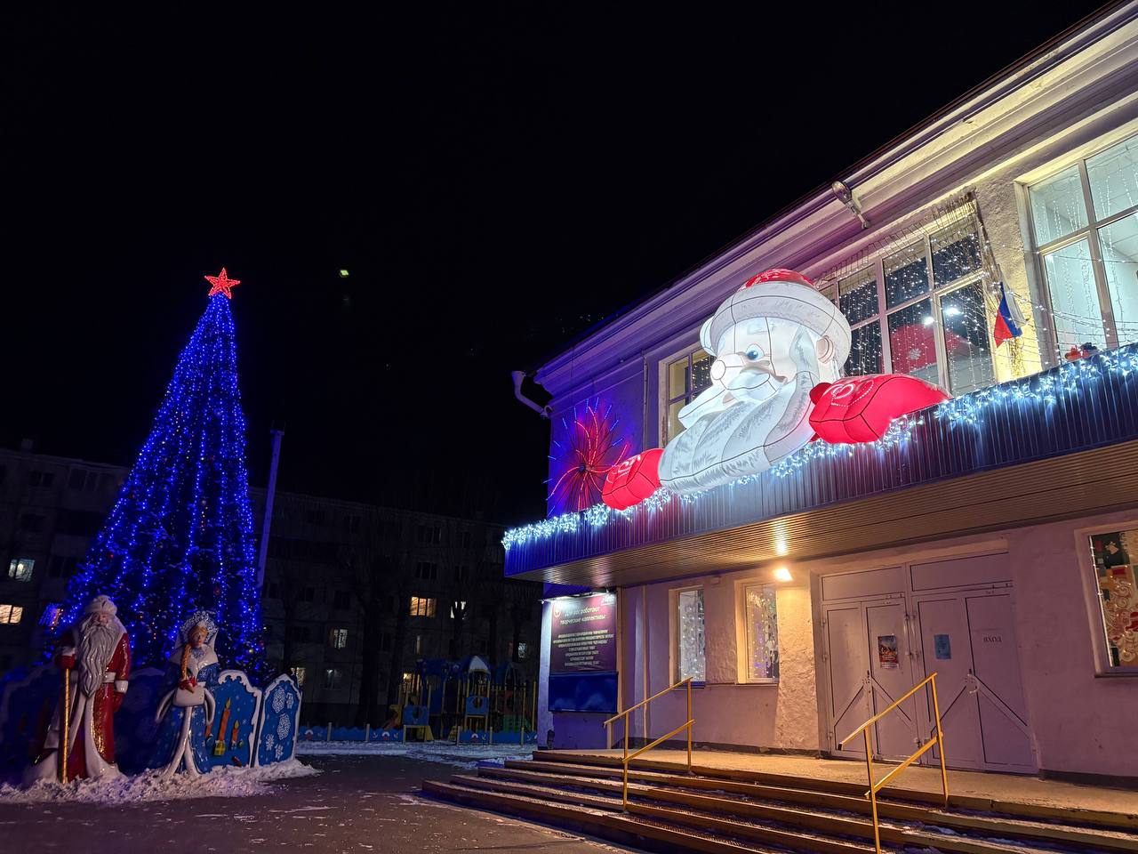 Антон Науменко: Вместе с коллегами из правительства Курганской области проехали по основным магистралям Кургана, посмотрели, как бизнес, социальная сфера украшаются к празднику Антон Науменко: Вместе с коллегами из правительства Курганской области проехали по основным магистралям Кургана, посмотрели, как бизнес, социальная сфера украшаются к празднику