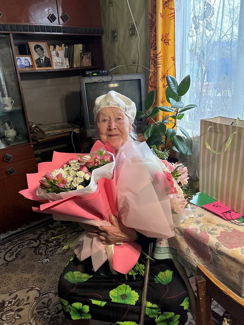 В селе Кипель Юргамышского округа отметили 95-летие Лидии Ефимовны Тимофеевой — педагога, посвятившего 45 лет одной школе