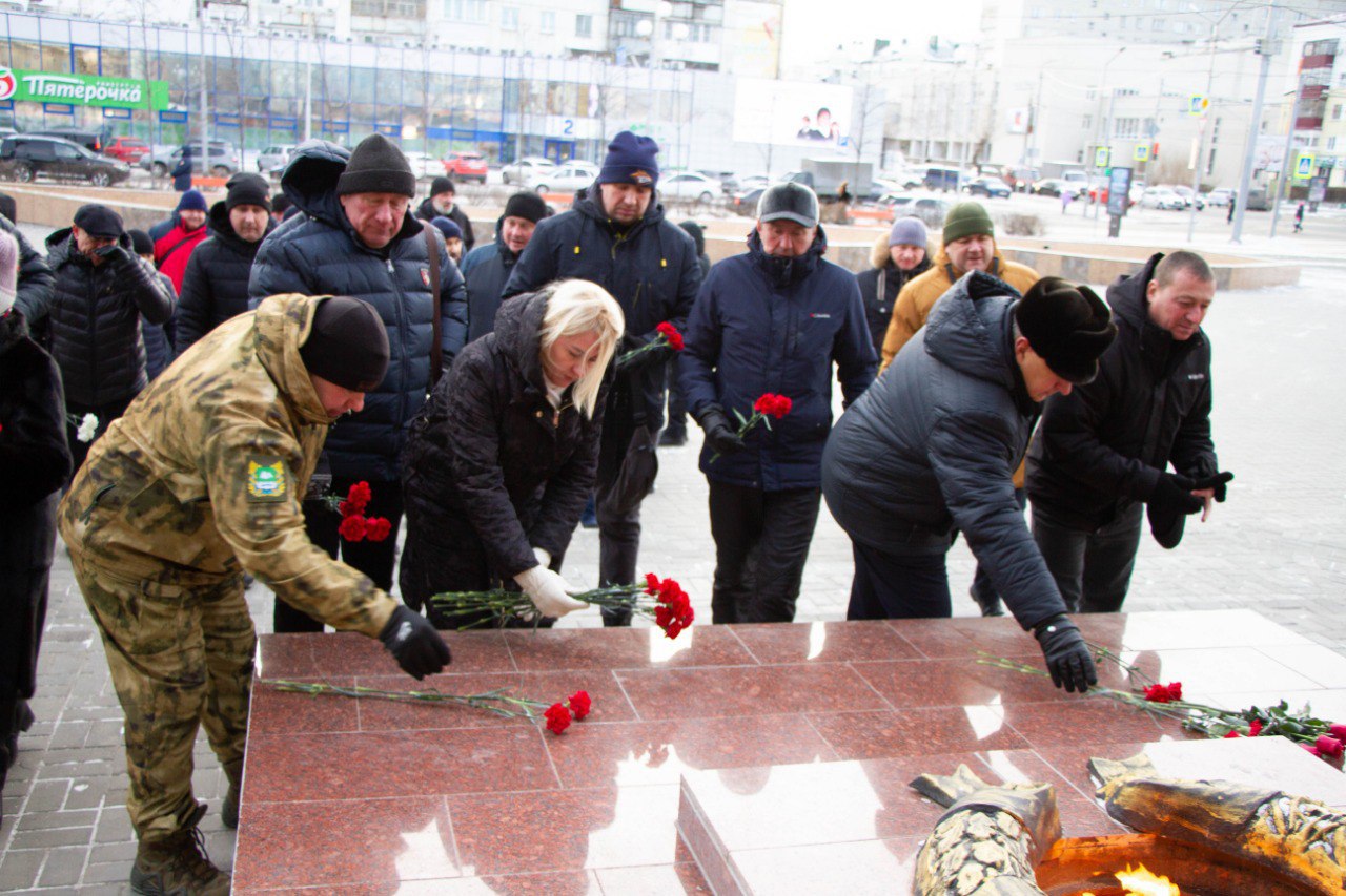 Сегодня в Кургане прошло возложение цветов к мемориалу воинам, погибшим в локальных конфликтах