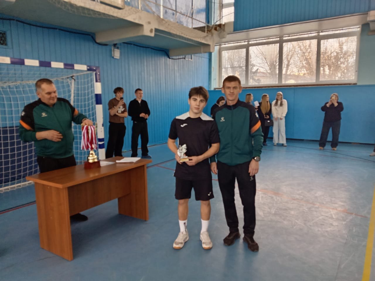 С 24 ноября по 11 декабря в Кургане проходила школьная мини-футбольная лига С 24 ноября по 11 декабря в Кургане проходила школьная мини-футбольная лига