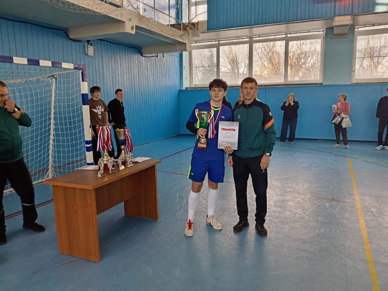 С 24 ноября по 11 декабря в Кургане проходила школьная мини-футбольная лига С 24 ноября по 11 декабря в Кургане проходила школьная мини-футбольная лига