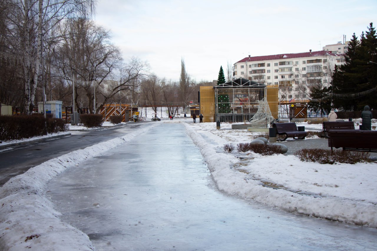 Антон Науменко: Также побывали в ЦПКиО, посмотрели, как ведётся заливка катка Антон Науменко: Также побывали в ЦПКиО, посмотрели, как ведётся заливка катка