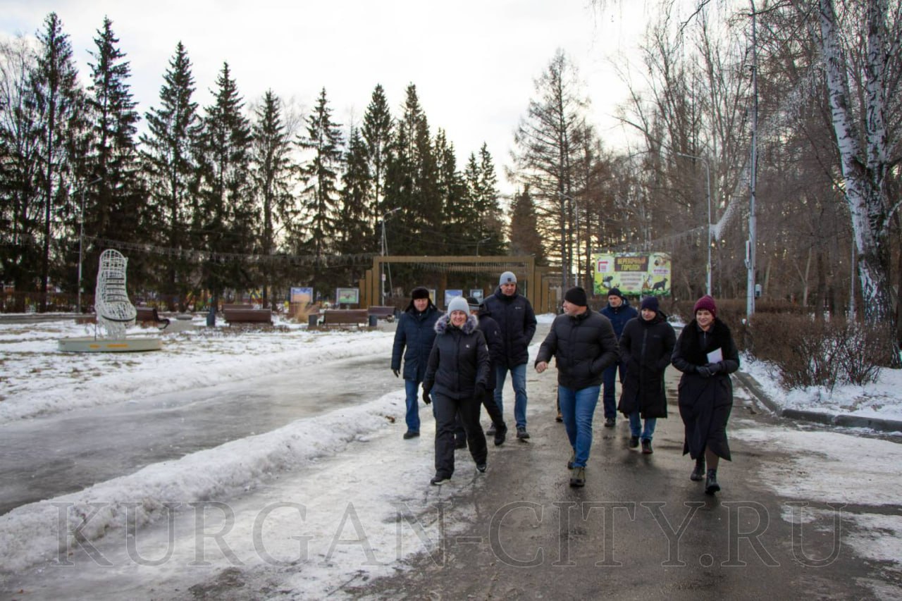 Глава города Курган Антон Науменко сегодня провёл очередной рабочий объезд, в рамках которого проконтролировал ремонты на объектах жилищно-коммунального комплекса, работы по благоустройству, содержание и уборку дорог Глава города Курган Антон Науменко сегодня провёл очередной рабочий объезд, в рамках которого проконтролировал ремонты на объектах жилищно-коммунального комплекса, работы по благоустройству, содержание и уборку дорог