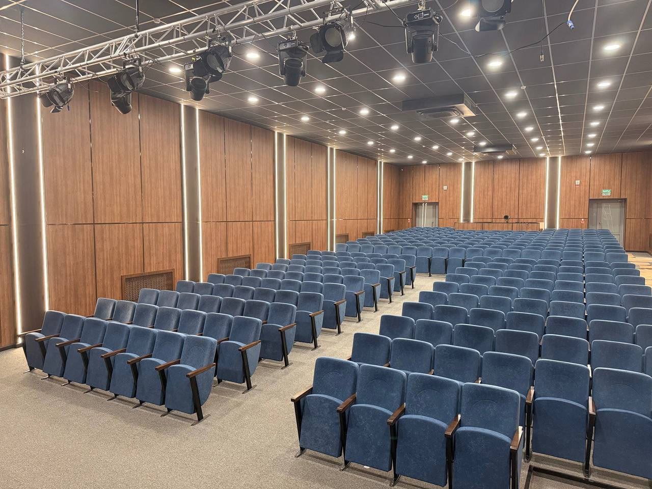 В Далматово сегодня, 13 декабря, торжественно открыли капитально отремонтированный Дом культуры В Далматово сегодня, 13 декабря, торжественно открыли капитально отремонтированный Дом культуры