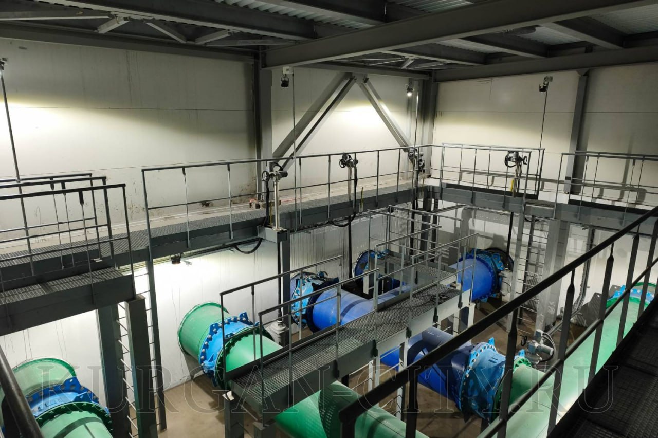 Глава города Курган Антон Науменко сегодня провёл очередной рабочий объезд, в рамках которого проконтролировал ремонты на объектах жилищно-коммунального комплекса, работы по благоустройству, содержание и уборку дорог