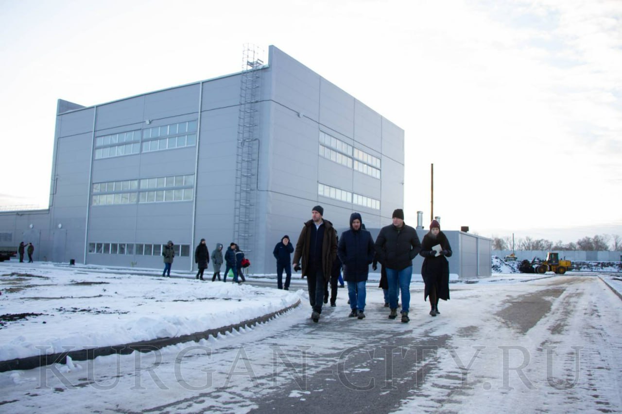 Глава города Курган Антон Науменко сегодня провёл очередной рабочий объезд, в рамках которого проконтролировал ремонты на объектах жилищно-коммунального комплекса, работы по благоустройству, содержание и уборку дорог Глава города Курган Антон Науменко сегодня провёл очередной рабочий объезд, в рамках которого проконтролировал ремонты на объектах жилищно-коммунального комплекса, работы по благоустройству, содержание и уборку дорог