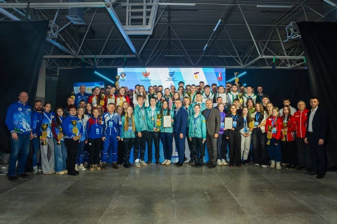 Курганские студенты стали победителями Всероссийской зимней Гимназиады среди студентов и школьников, посвящённой 80-летию Великой Победы Курганские студенты стали победителями Всероссийской зимней Гимназиады среди студентов и школьников, посвящённой 80-летию Великой Победы