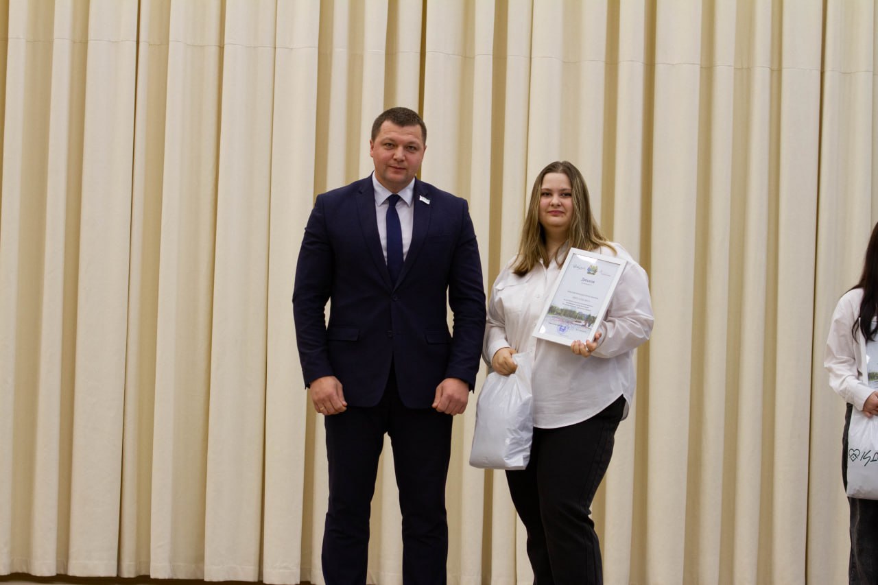 В гимназии № 31 Кургана прошла торжественная церемония закрытия акции «Я люблю Курган! – Трудовые отряды 2025» В гимназии № 31 Кургана прошла торжественная церемония закрытия акции «Я люблю Курган! – Трудовые отряды 2025»