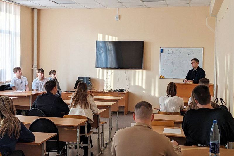 Оперуполномоченный Управления уголовного розыска УМВД России по Курганской области побеседовал со студентами о профилактике IT-мошенничеств Оперуполномоченный Управления уголовного розыска УМВД России по Курганской области побеседовал со студентами о профилактике IT-мошенничеств